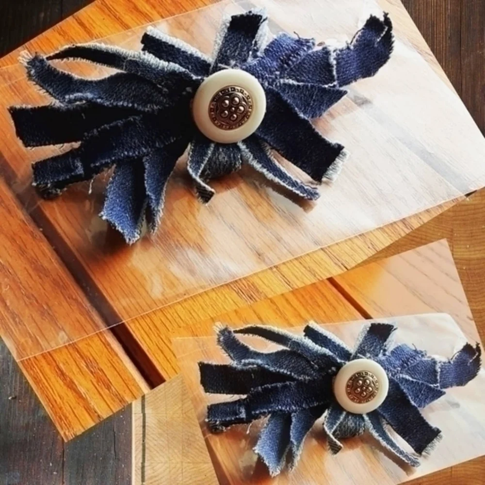 Tasty Raw Edge Denim Vin-Classic Royal Hair Clip